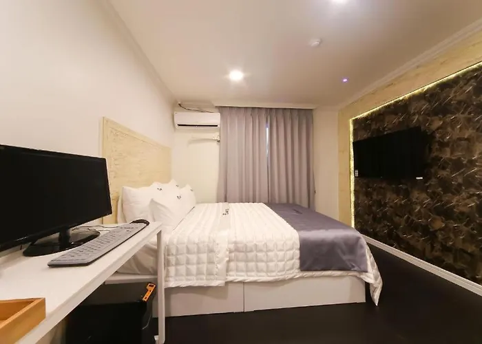 Prince Motel Motel *
